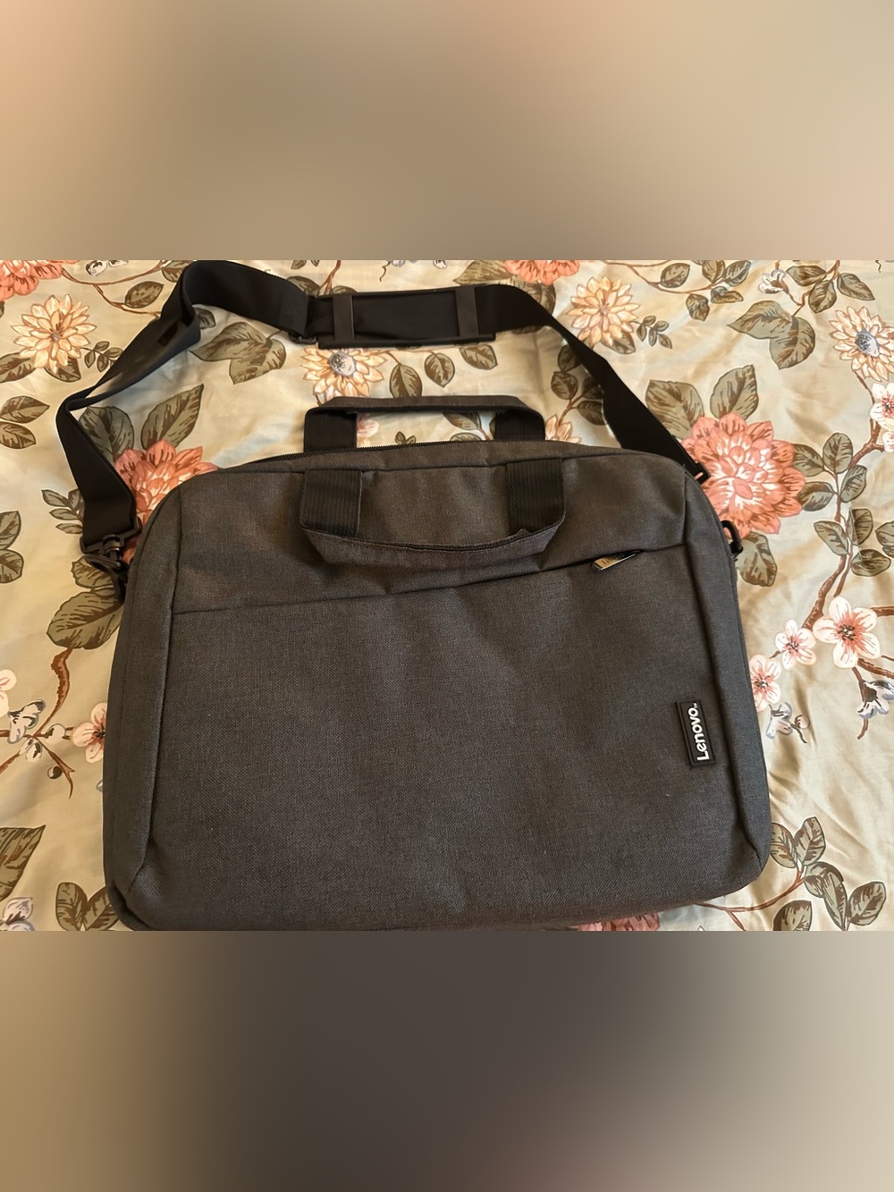 Lenovo 15.6" Laptop Casual Toploader
T210 (Black)